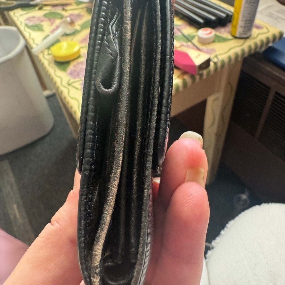 Authentic Epi wallet Black Louis Vuitton Men's - Picture 10 of 10